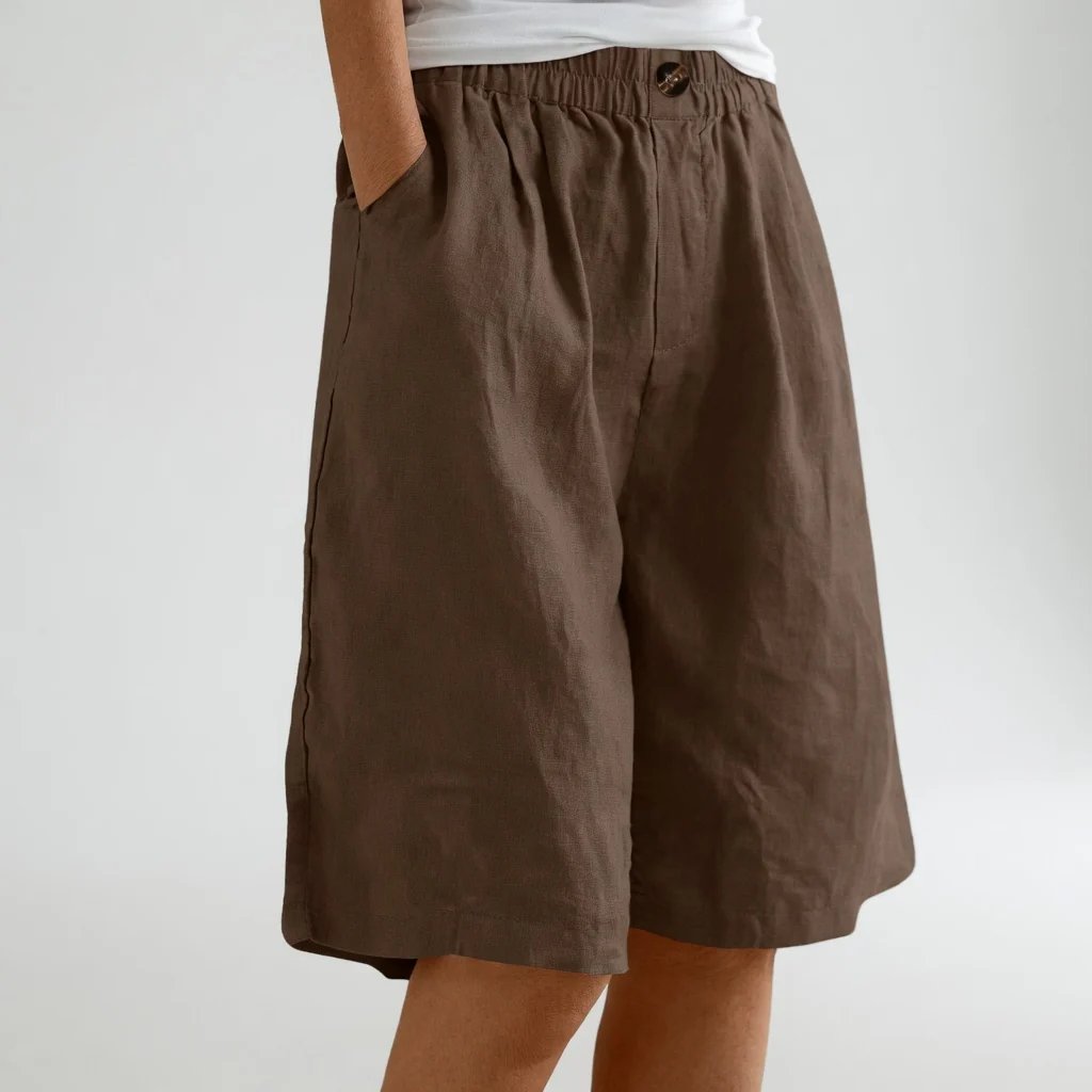 Trine™ – Vidbenet elastisk liv sommershorts
