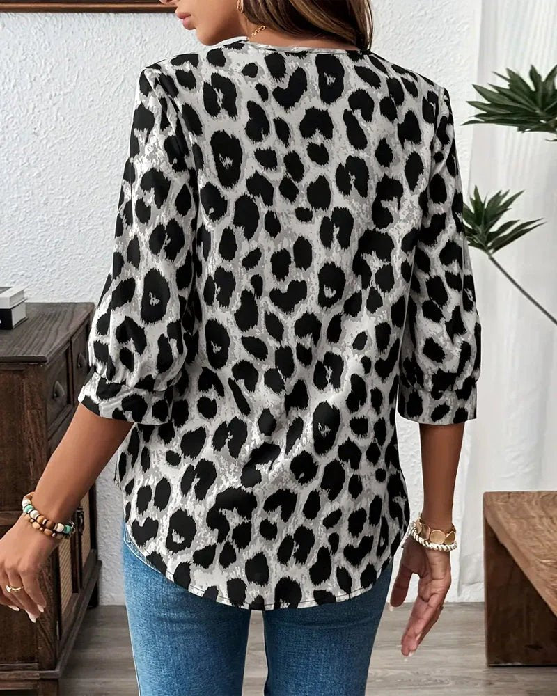 Ida™ – Bluse med leopardmønster og trekvartlange ermer