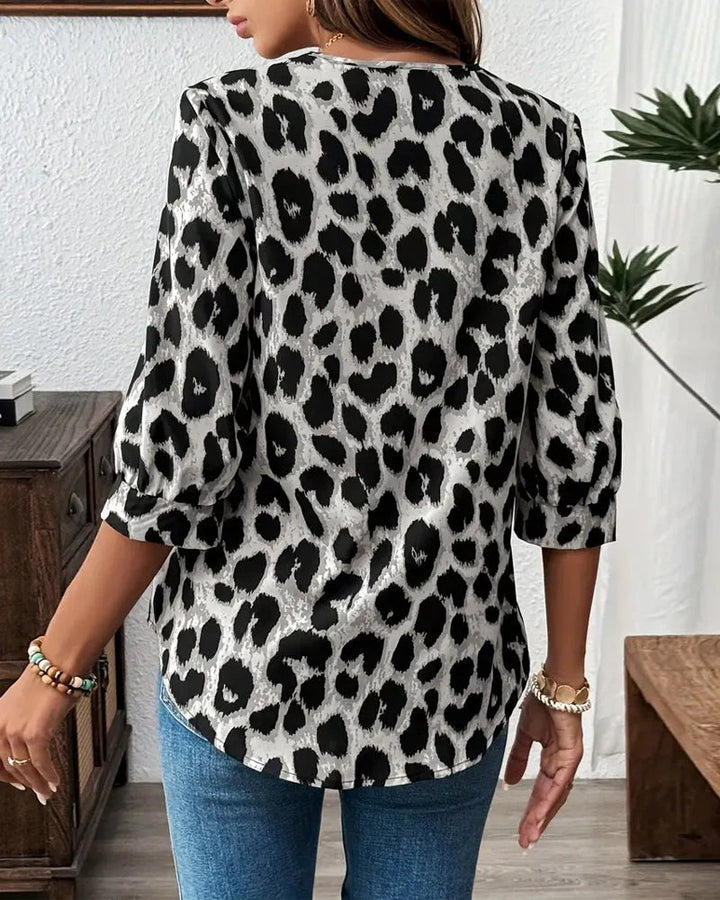 Ida™ – Bluse med leopardmønster og trekvartlange ermer