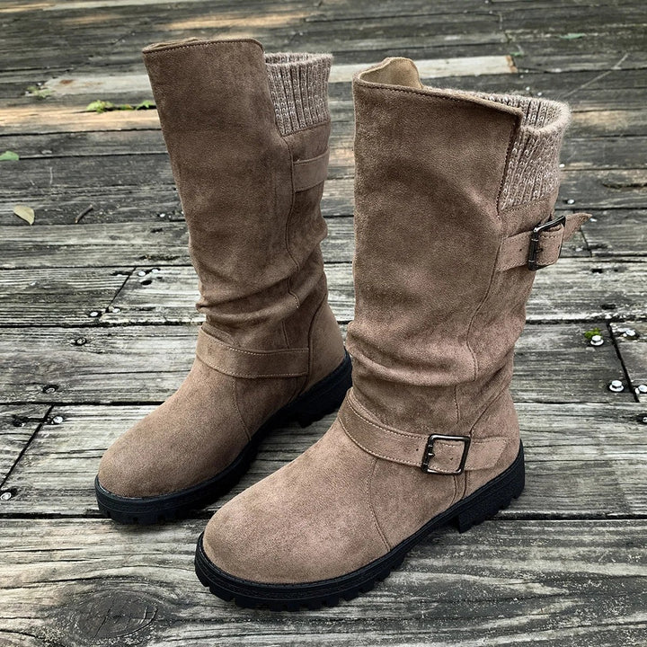 Laila™ – Buckled Mid-Calf Strikkede Mansjettstøvler
