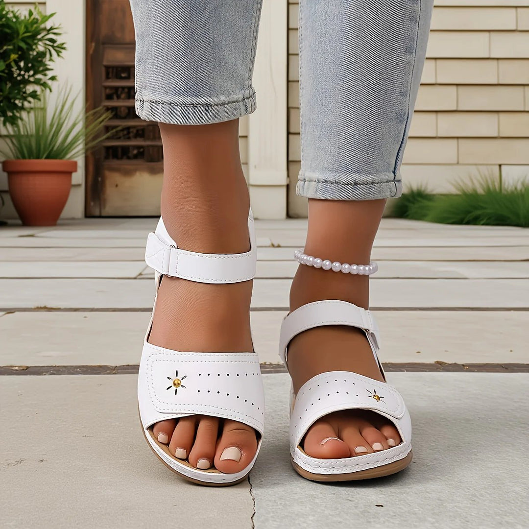 Sara™ – Velcro Stropp Perforerte Komfort Sandaler