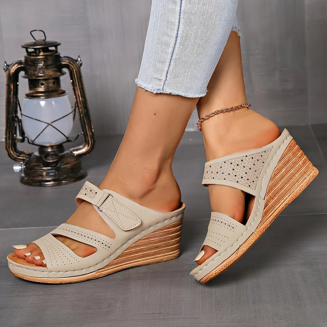 Tone™ – Justerbar Stropp Wedge Hæl Perforerte Sandaler