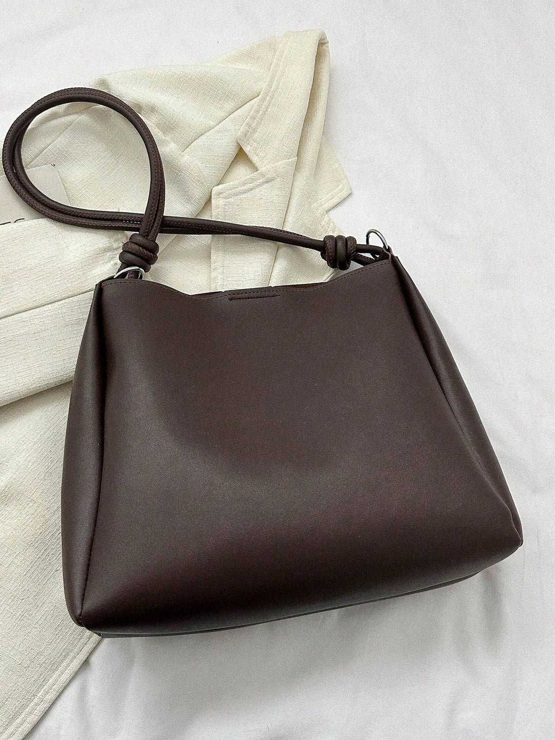 Martine™ – Knutet håndtak Slouchy Bucket Tote Bag