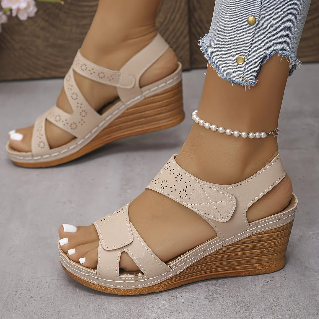 Emilie™ – Perforerte Justerbare Hæl Sandaler