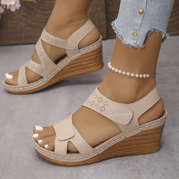 Emilie™ – Perforerte Justerbare Hæl Sandaler