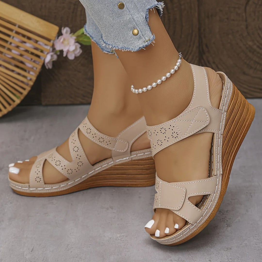 Emilie™ – Perforerte Justerbare Hæl Sandaler