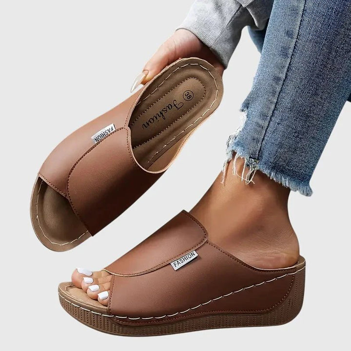 Vilde™ – Ortopediske kile sandaler med svangstøtte
