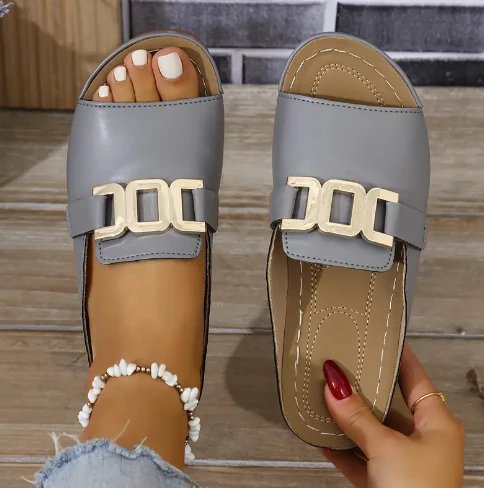 Line™ – Polstret Plattform Sandaler med Gull Detaljer