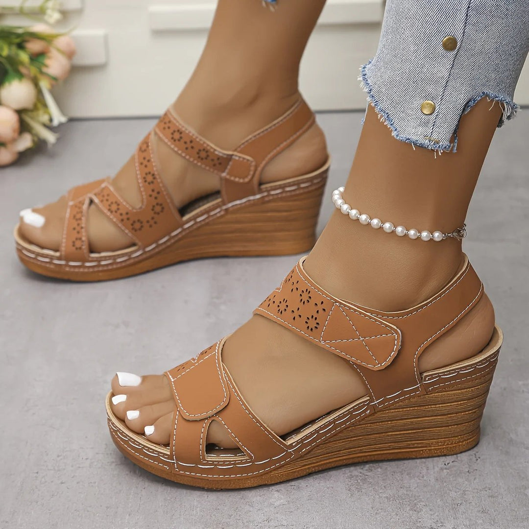 Emilie™ – Perforerte Justerbare Hæl Sandaler
