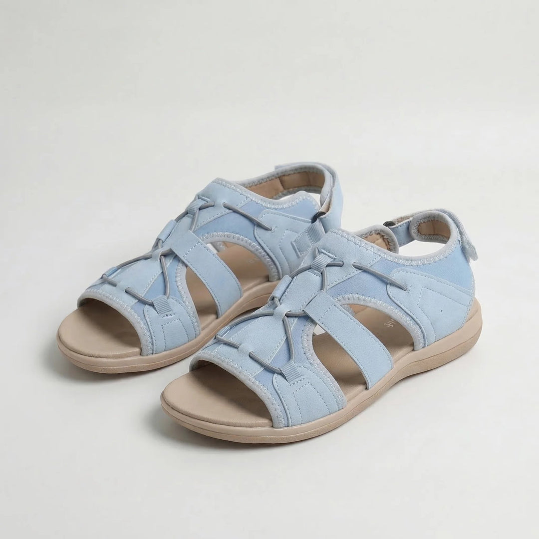 Petra™ – Ortopediske sandaler med brede bungee-snører og formet fotbed.