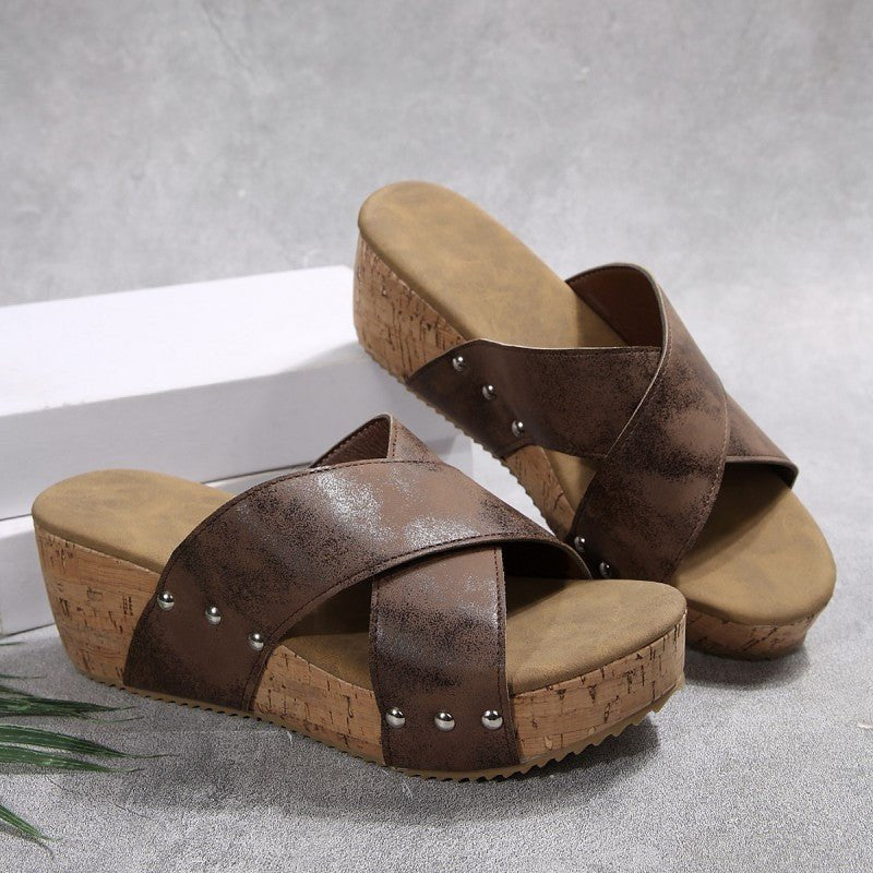 Jonna™ – Spiked Krysstrap Platå Sandaler