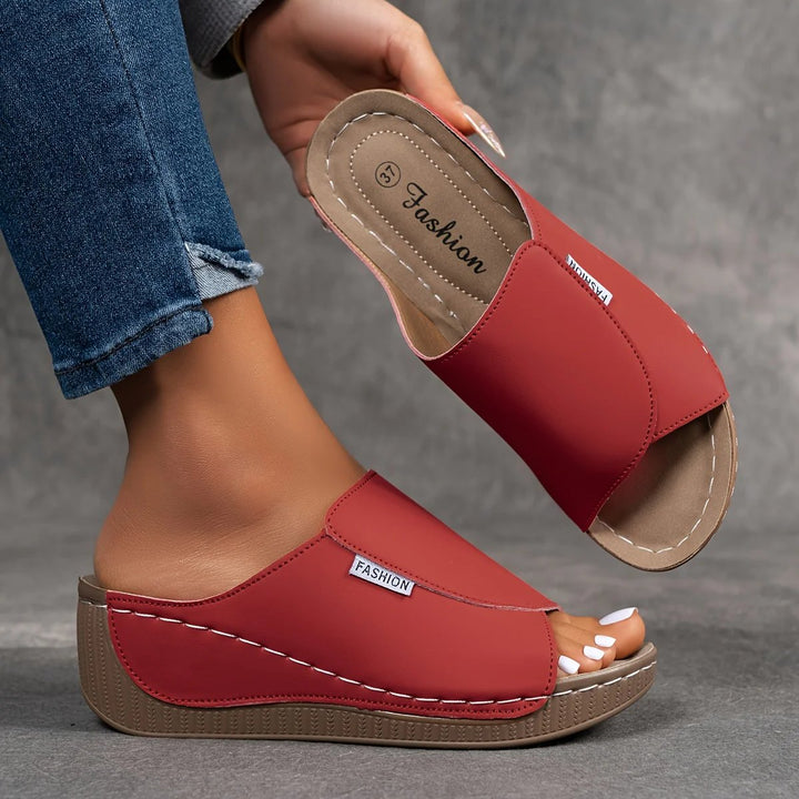 Julie™ – Polstret Bue Støtte Plattform Sandle.