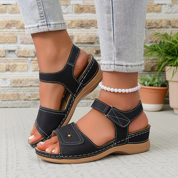 Sara™ – Velcro Stropp Perforerte Komfort Sandaler